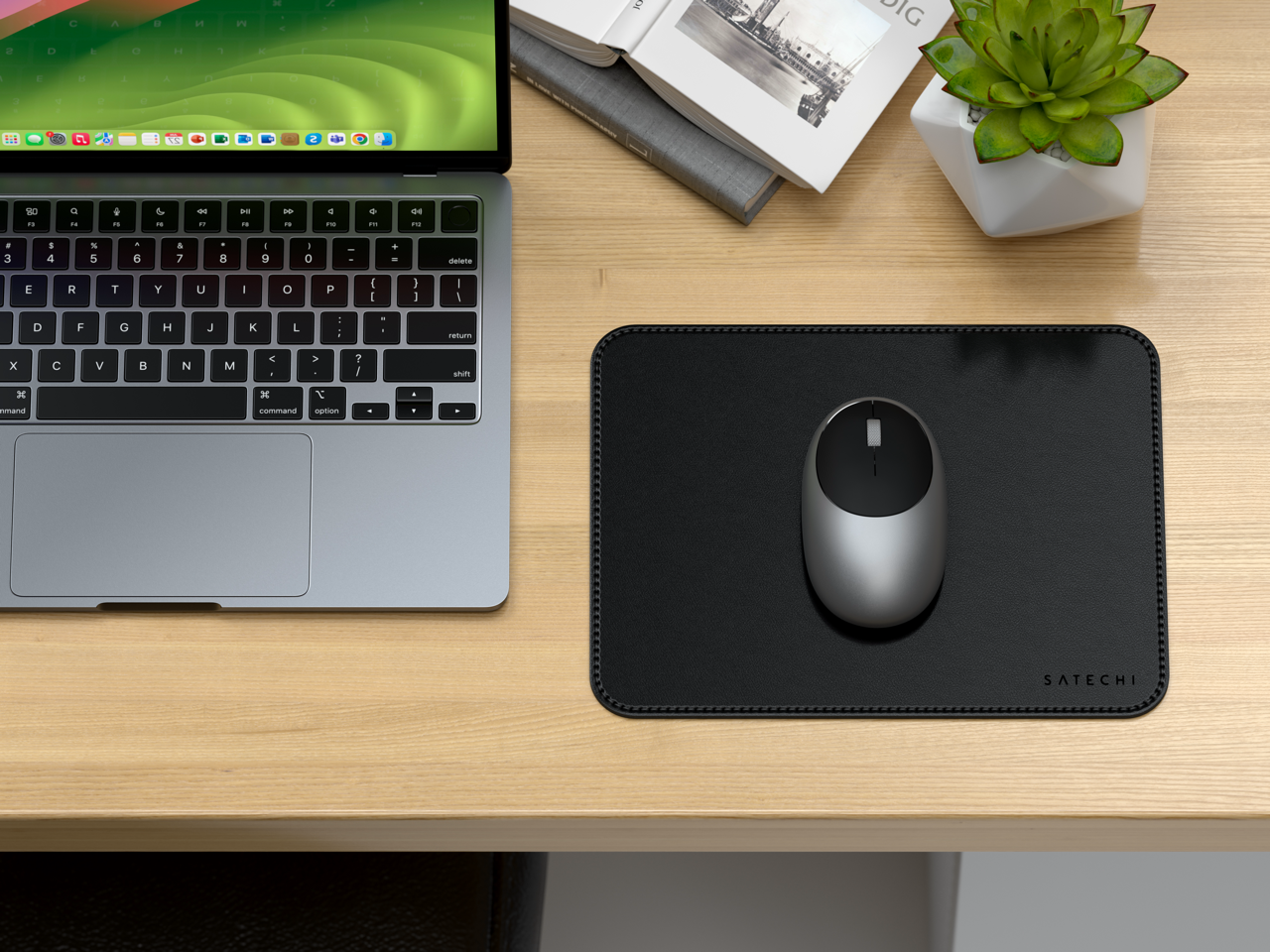 Satechi Vegan - Leather Premium Mouse Mat - Black