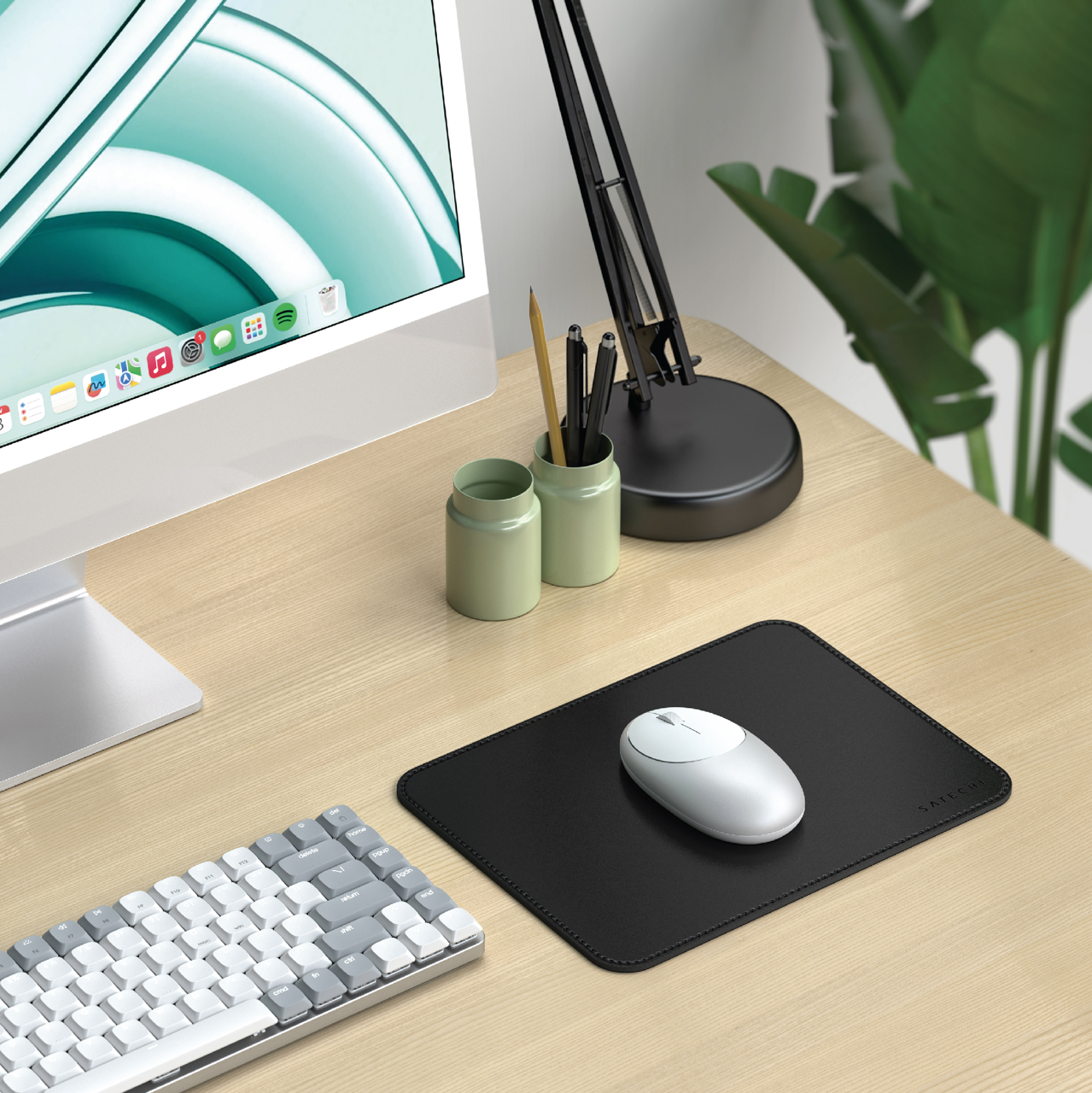 Satechi Vegan - Leather Premium Mouse Mat - Black