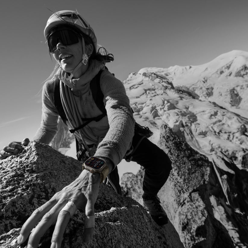 Apple_Watch_Ultra_2_LTE_49mm_Titanium_Beige_Orange_Trail_Loop_PDP_Image_Position-7__WWEN