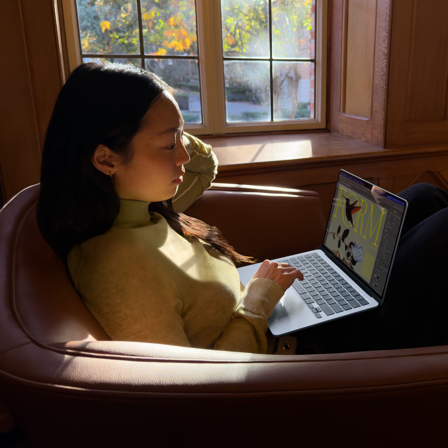 MacBook_Air_13-in_M5_Silver_PDP_Image_Position_7__en-WW