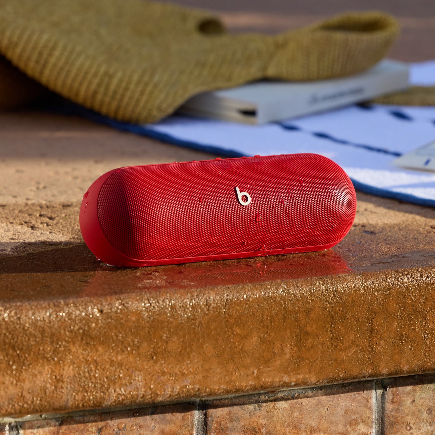 Beats Pill - Wireless Bluetooth Speaker - Statement Red
