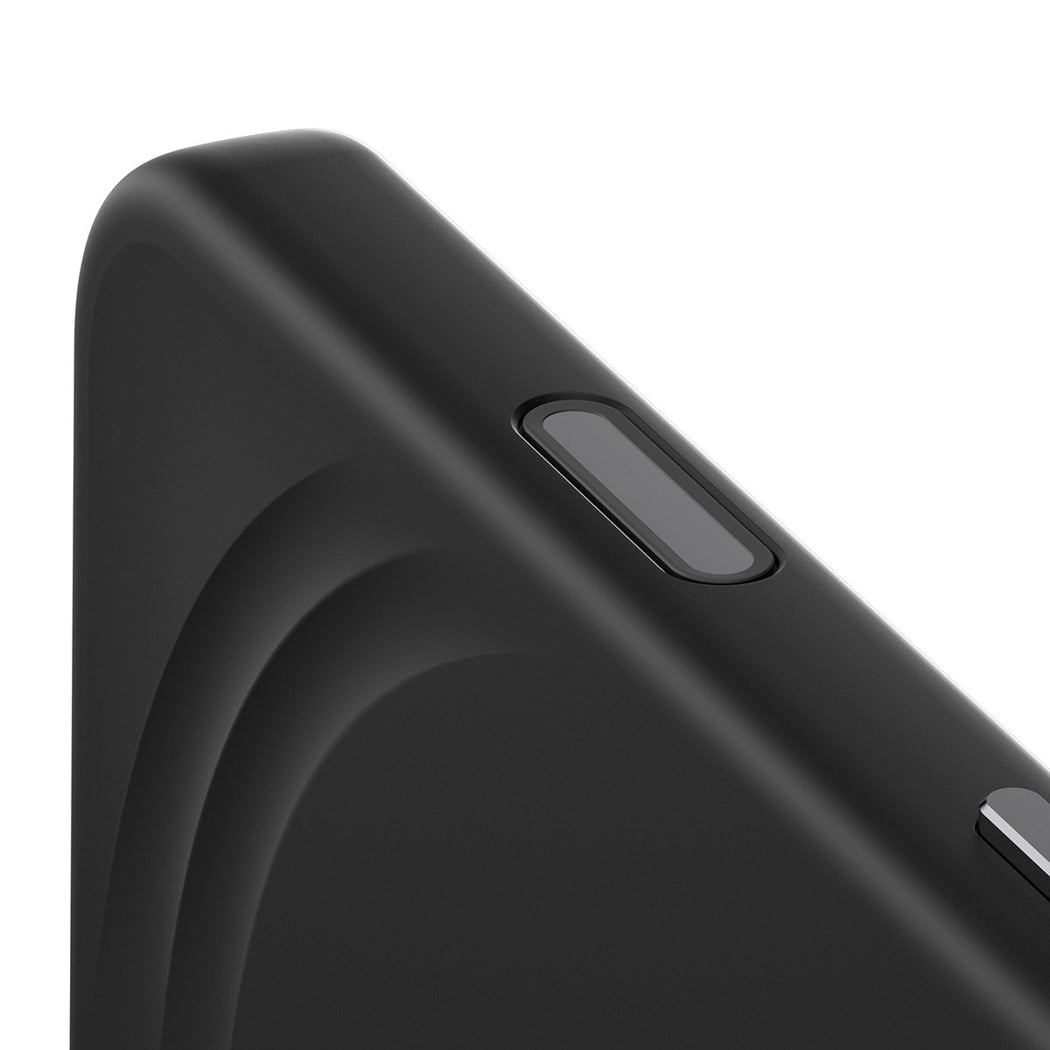 CARE by PanzerGlass Flow Case iPhone 17 - Black