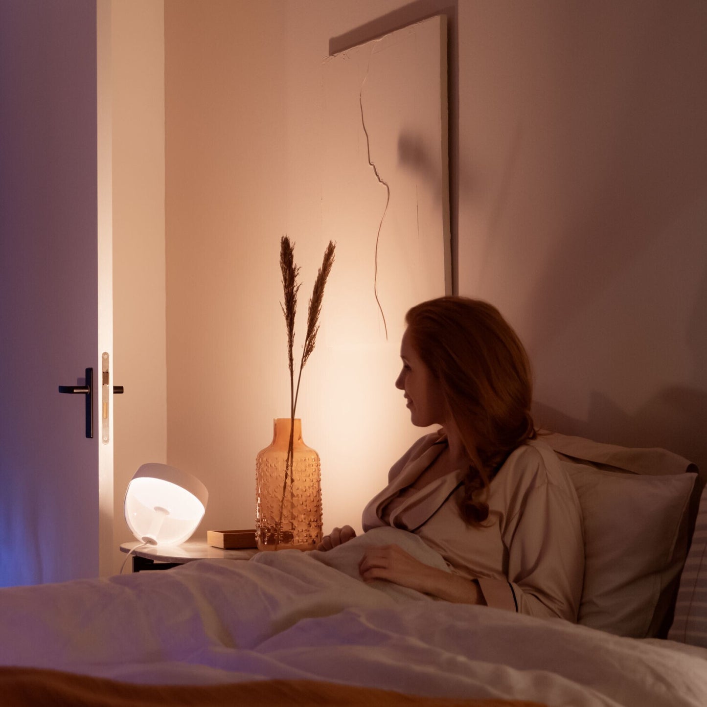 Philips Hue White and Color Ambiance Iris - Black (Bluetooth)